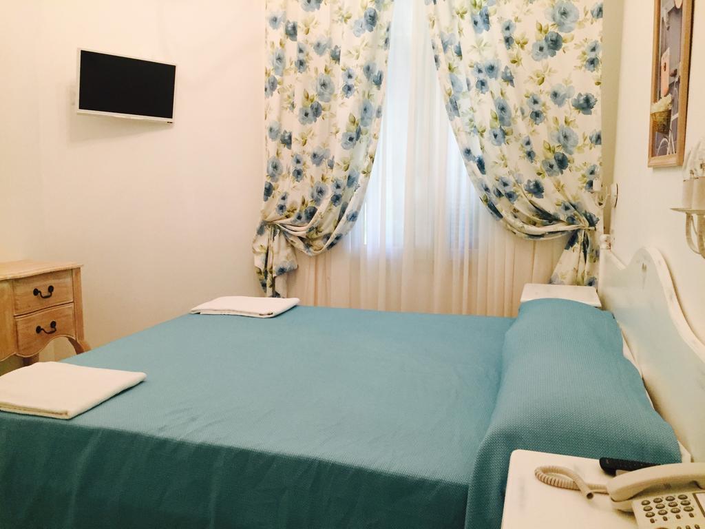 Hotel La Scogliera Bordighera Phòng bức ảnh