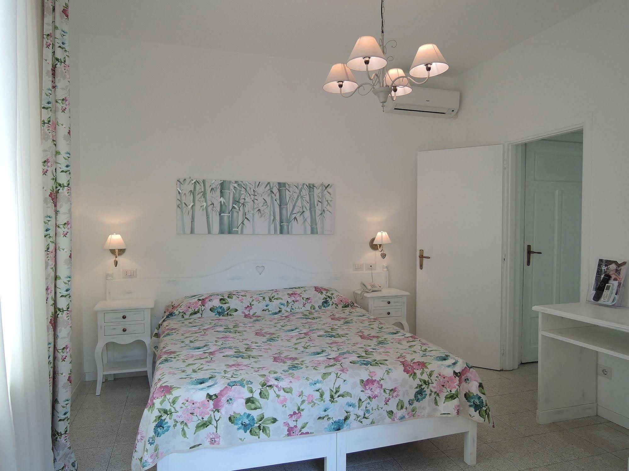 Hotel La Scogliera Bordighera Ngoại thất bức ảnh