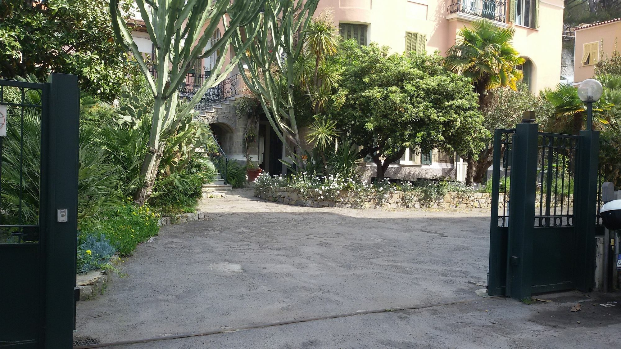 Hotel La Scogliera Bordighera Ngoại thất bức ảnh